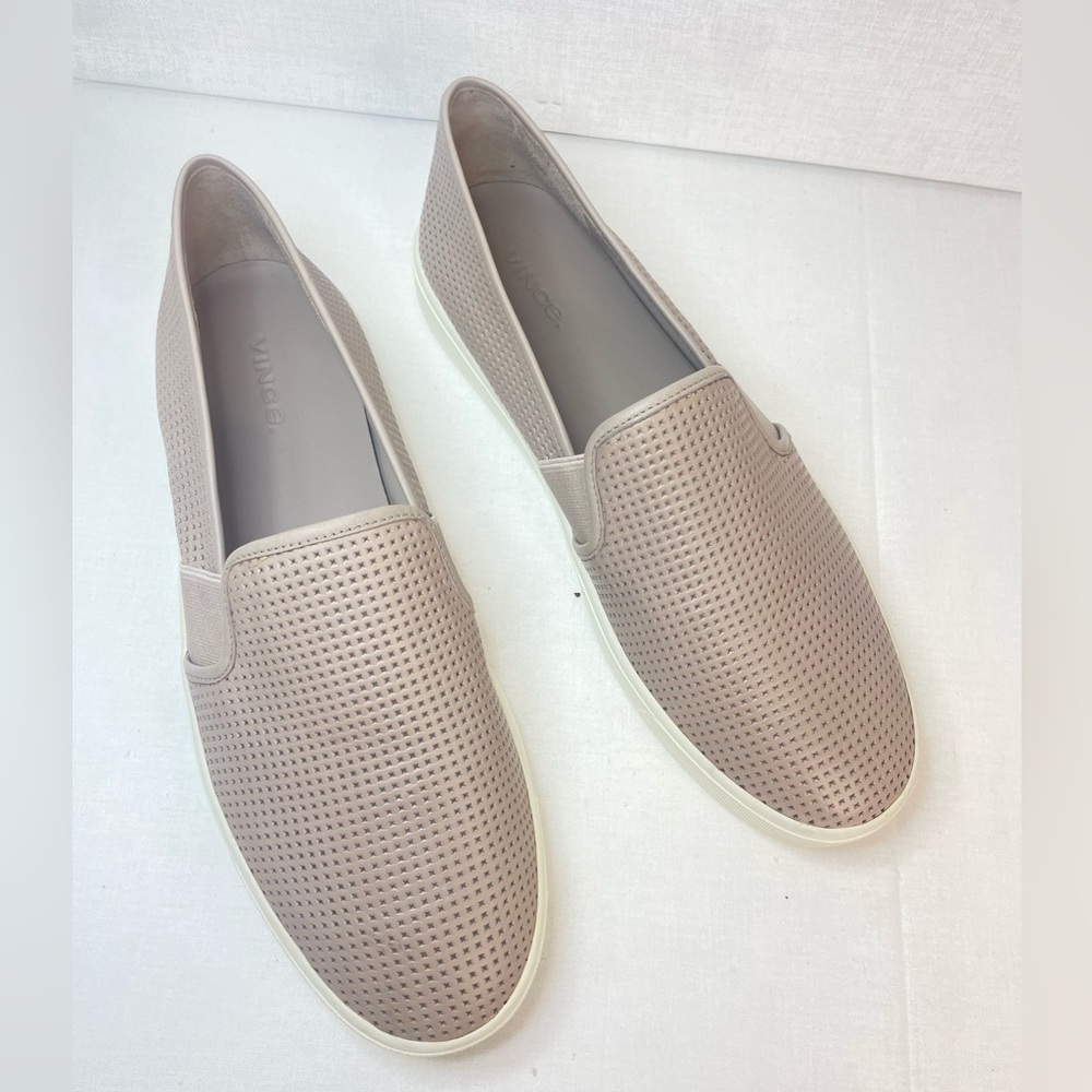 Vince Women's Sz 9.5 Blair Neutral Pink Leather Slip On Sneaker ( G 110)